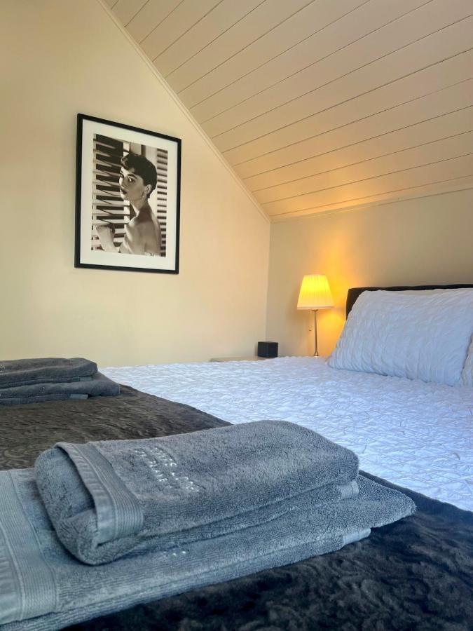 Holiday home Modern Cotswold W Hot Tub *