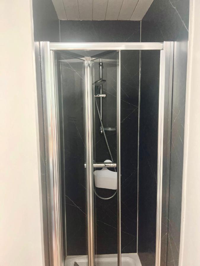 Modern Cotswold W Hot Tub * South Cerney